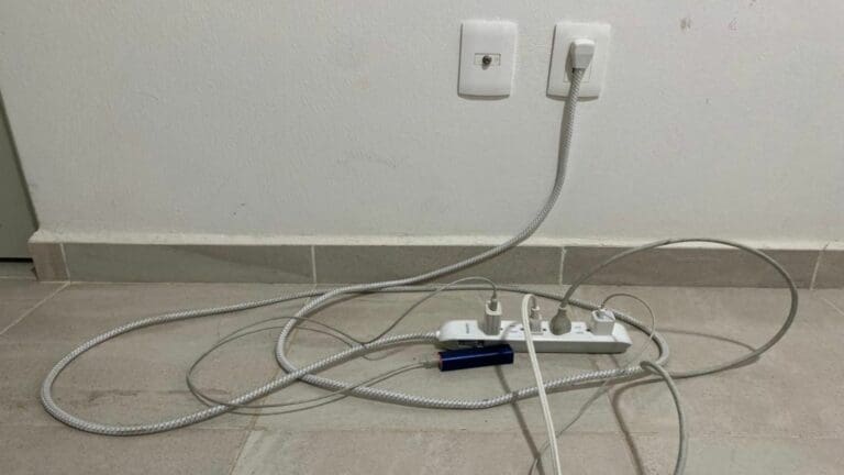 Tras incendio en Villas del Sol, advierten riesgos por sobrecargas eléctricas