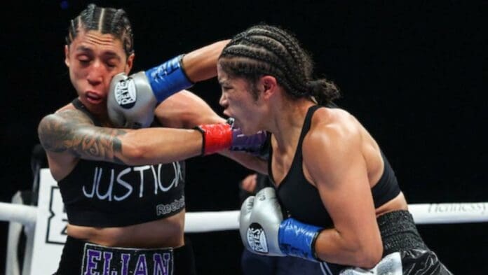 Boxeadora mexicana ruega que terminen la pelea en la que participa