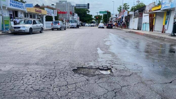 Continuarán trabajos de bacheo por lluvias en Playa del Carmen