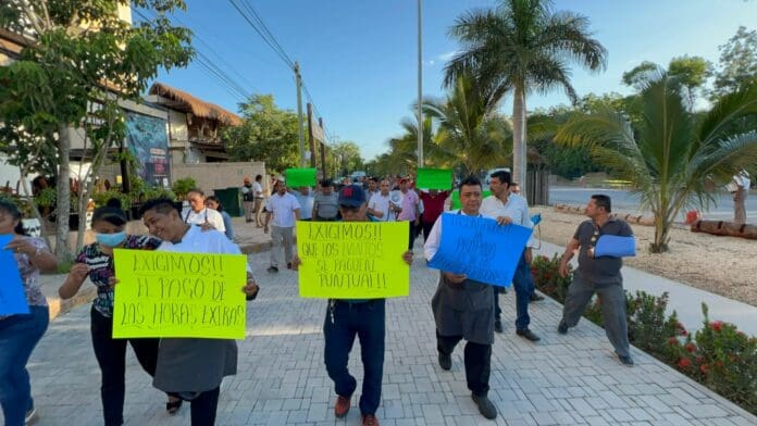 En unidad, continúan en pié de lucha los trabajadores del hotel Aloft Tulum, quienes exigen justicia.