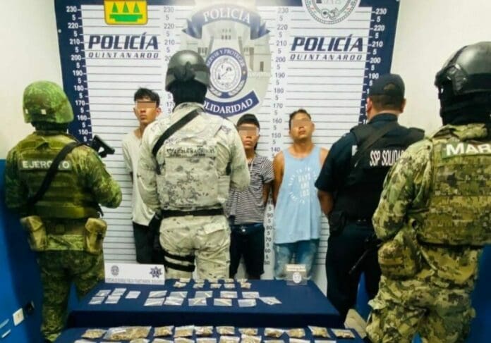 Caen chamacos armados y con droga en Playa del Carmen; uno tiene 16 años