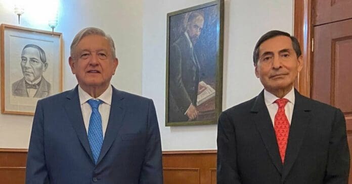 Una investigación de el diario El Universal, ha revelado que el erario público destinará este año más de 2 millones de pesos en alimentos para la oficina del secretario de hacienda.