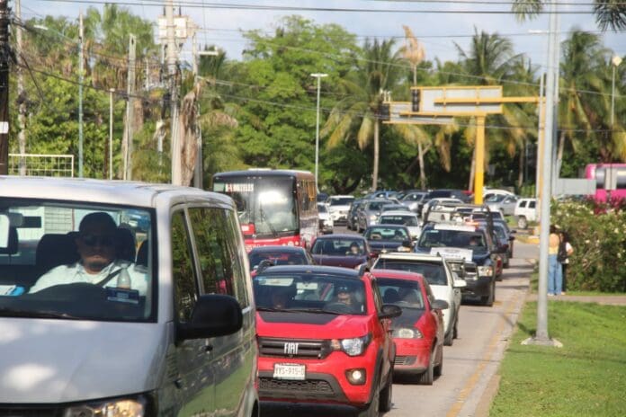 Provoca Marcha del Orgullo Gay caos vial y tráfico en la zona centro de Cancún