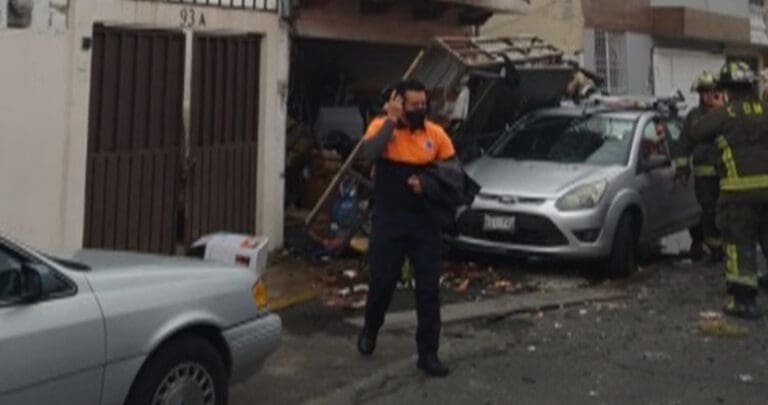 Acumulación de gas causa explosión en una casa de la CDMX