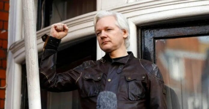 Finalmente el Reino Unido ha autorizado la extradición de Julian Assange a los Estados Unidos; su esposa dice que se defenderán