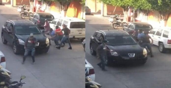 Un mecánico fue secuestrado por sujetos armados que llegaron a un taller en San Luis Potosí. Más inseguridad en todo el país. Foto: Captura de video