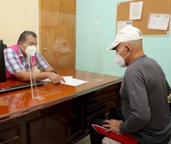 Más de 10 mil adultos mayores beneficiados con servicios integrales del DIF