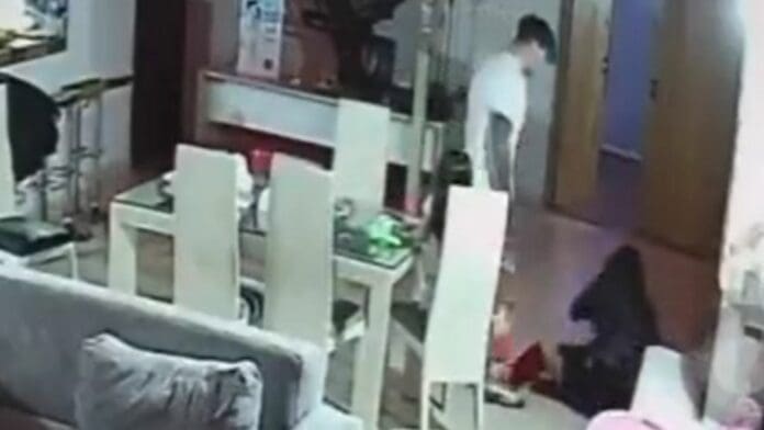 VIDEO: Influencer Carlos Feria maltrata a su esposa y se justifica diciendo que 'pasa todos los días'