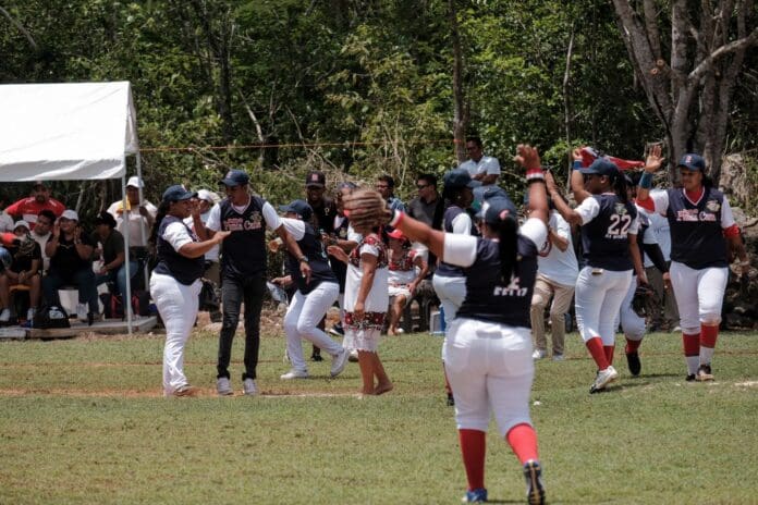 Sufrida victoria de Las Elegidas de Punta Cana sobre Las Diablillas de Hondzonot