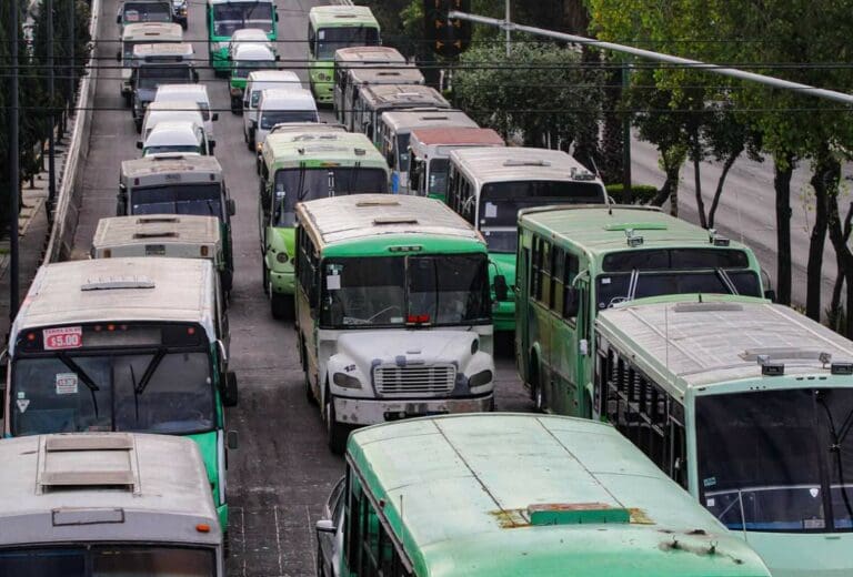 ‘Un peso es insuficiente’, transportistas rechazan alza de 1 peso a tarifa en CDMX