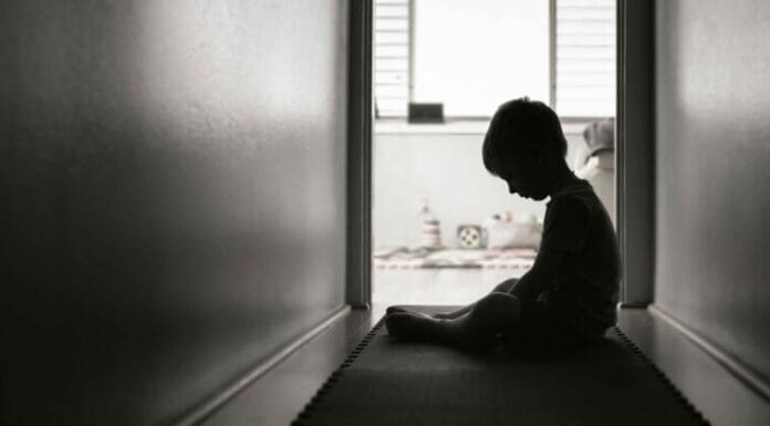 Cuatro hermanos abusan y contagian de VIH a niño de 10 años