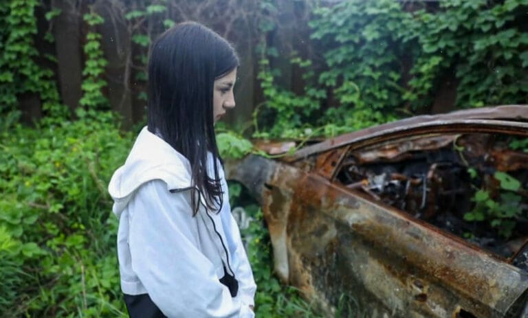 Niña ucraniana se hace la muerta para salvarse de soldados rusos