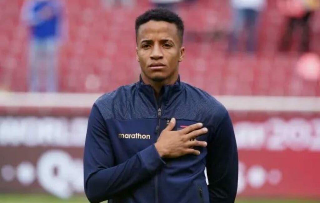 Byron Castillo, el jugador de la polémica. Defiende los colores de Ecuador, pero documentos demuestran que es colombiano. Foto: Redes sociales