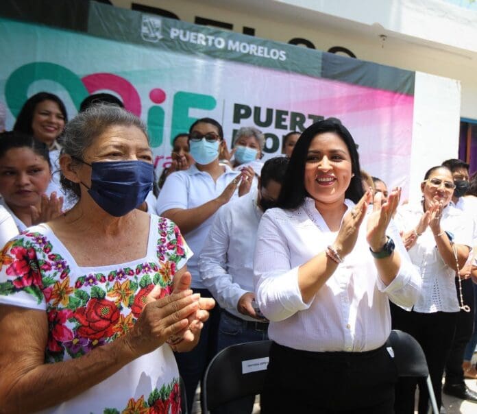 Entrega Blanca Merari constancias de discapacidad a portomorelenses