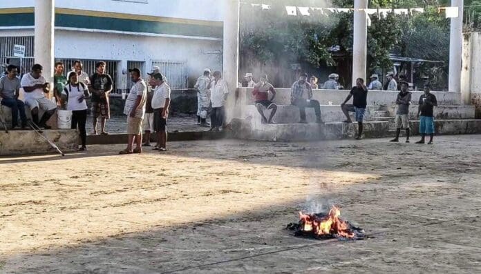 Robo de urnas, quema de boletas, son algunos de los incidentes ocurrido en las elecciones de este domingo en seis estados. Foto: Redes sociales