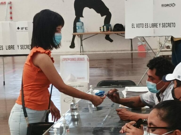 Con mucha lentitud avanzan las votaciones en Chetumal