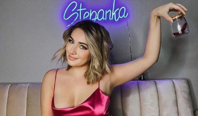 Influencer que gana Miles de dólares por vender el sudor de sus senos