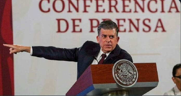 El titular de Profeco tiene varias empresas, lo que llama la atención es que sus socios son sus propios empleados de la dependencia. Foto: Cuartoscuro