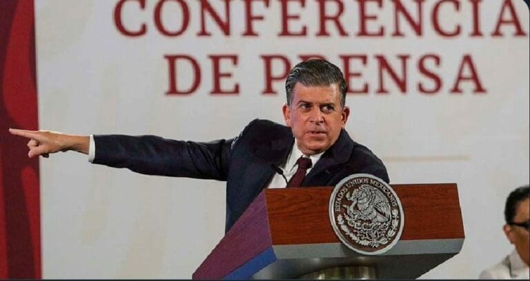 El titular de Profeco tiene varias empresas, lo que llama la atención es que sus socios son sus propios empleados de la dependencia. Foto: Cuartoscuro