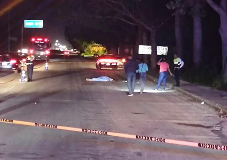 Muere hombre atropellado al intentar cruzar la carretera 307, a la altura de Xcaret