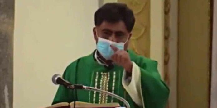 VIDEO: Sacerdote en Puebla arremete contra comunidad LGBT y los llama 