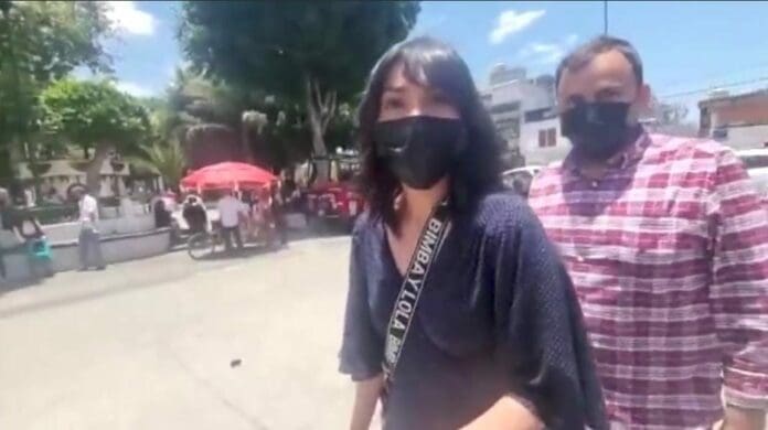 Liz Vilchis, de Quién es es quién en las mentiras, y su esposo se brincaron la fila para votar en las elecciones internas de Morena.