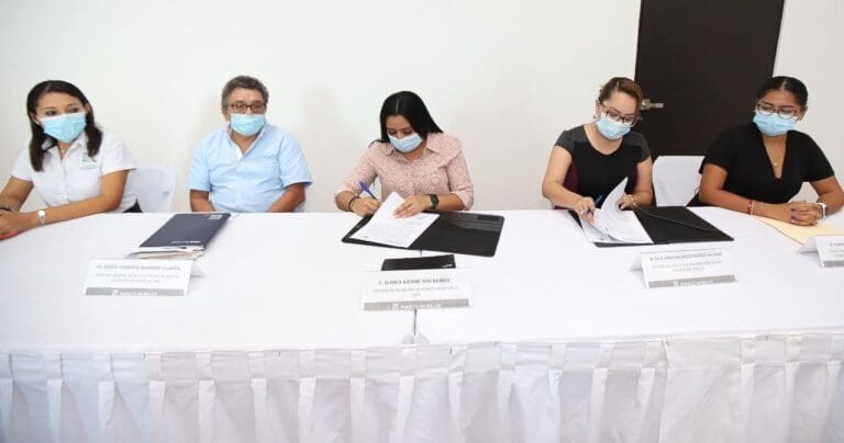 Firma Blanca Merari convenio de colaboración con el Instituto Universitario de Alta Formación