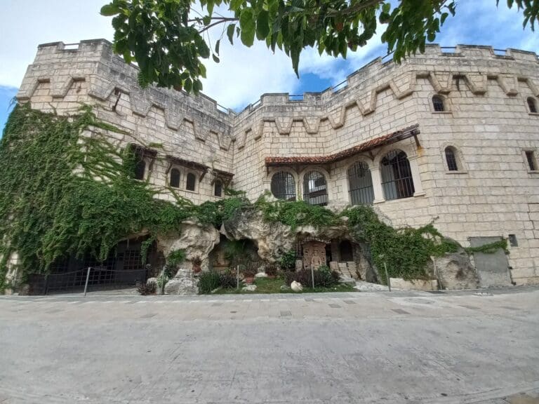 La Ciudadela, la plaza comercial de la Quinta Avenida que no olvidan los playenses a 20 años de estar abandonada