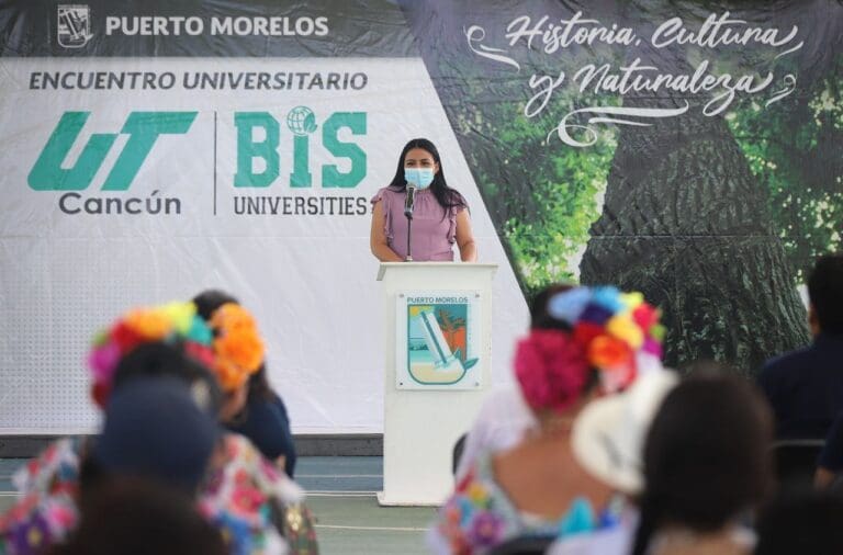 INAUGURA BLANCA MERARI EL IV ENCUENTRO UNIVERSITARIO DE LA UTC EN LEONA VICARIO