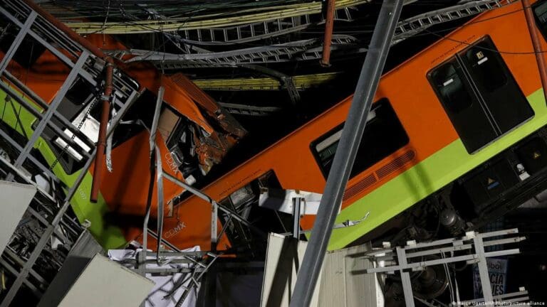 Vinculan a proceso a ocho exfuncionarios por colapso de Línea 12 del Metro