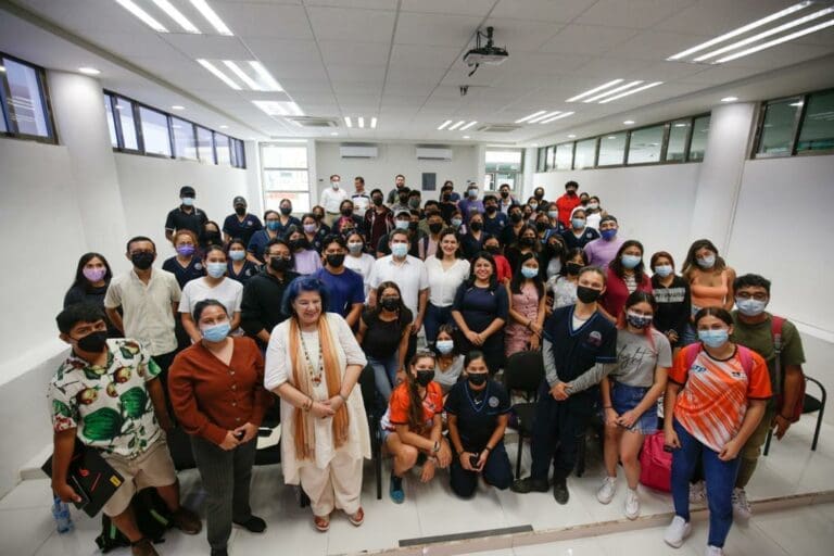 Mujeres y hombres con la misma voz y oportunidades: Estefanía Mercado