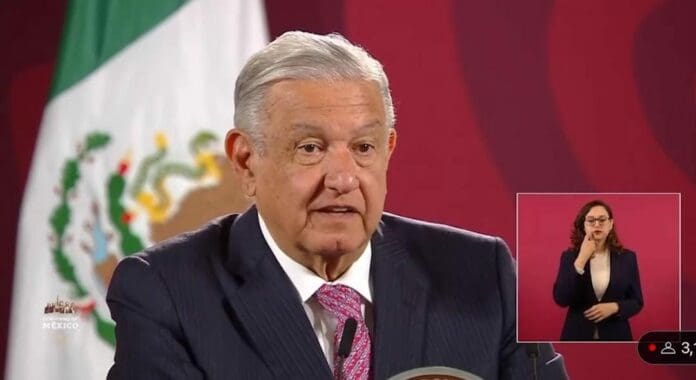 Pese a que están ignorando la suspensión ordenada un juez, AMLO dice que no cree que reanudar trabajos del Tren Maya sea un problema.