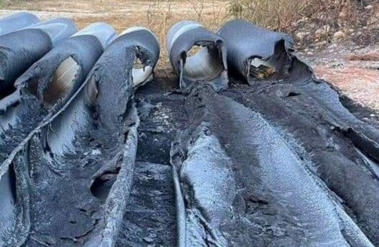 Para evitar que se enviara agua hasta Monterrey, habitantes de zonas rurales le prendieron fuego a tuberías. ¿Qué tal?