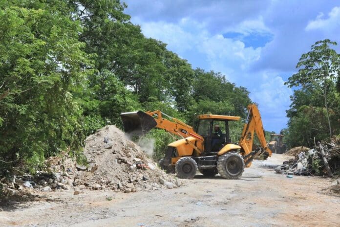 Manos a la obra” respondió a vecinos de Bilbao al limpiar tiradero de basura