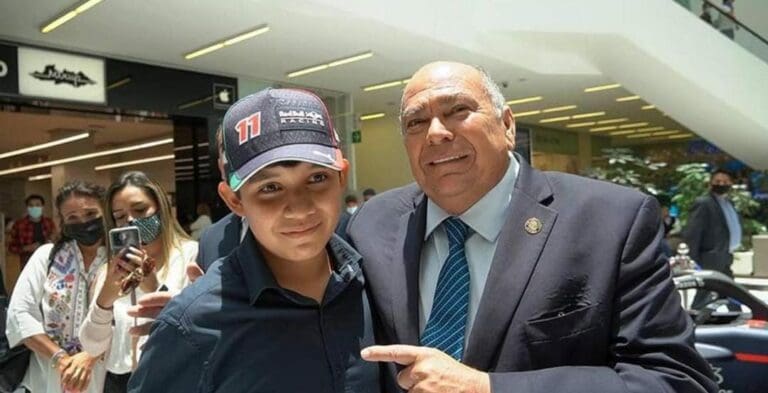 El papá de "Checo" Pérez se ha comprometido a cumplir el sueño de un niño de 14 años: conocer al piloto de Fórmula 1.