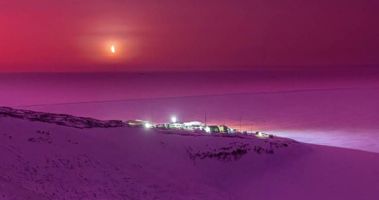 FOTOS: impresionantes colores cubren el cielo de Antártida como efecto del volcán de Tonga