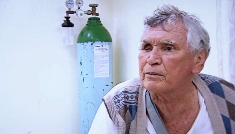 Sacan a Miguel Félix Gallardo de prisión para intentar salvarle la vista