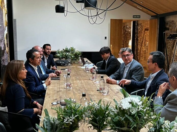 La relación comercial con el Espanyol de Barcelona posiciona al Caribe Mexicano a través del fútbol