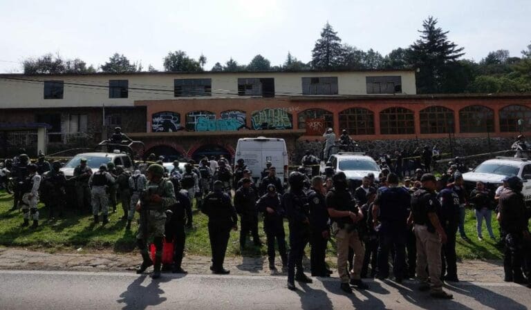 Serían integrantes de "Los Chapitos", los 14 sujetos detenidos por la balacera ocurrida sobre la carretera México-Cuernavaca.