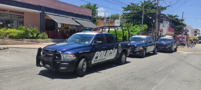 Detienen a dos extorsionadores en el Mercado Playa del Carmen