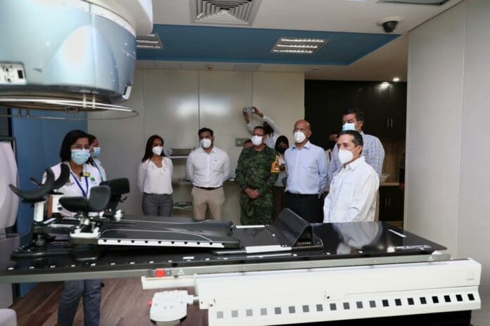 Con Carlos Joaquín, en salud pública se promovieron mejoras en infraestructura, equipamiento y recurso humano