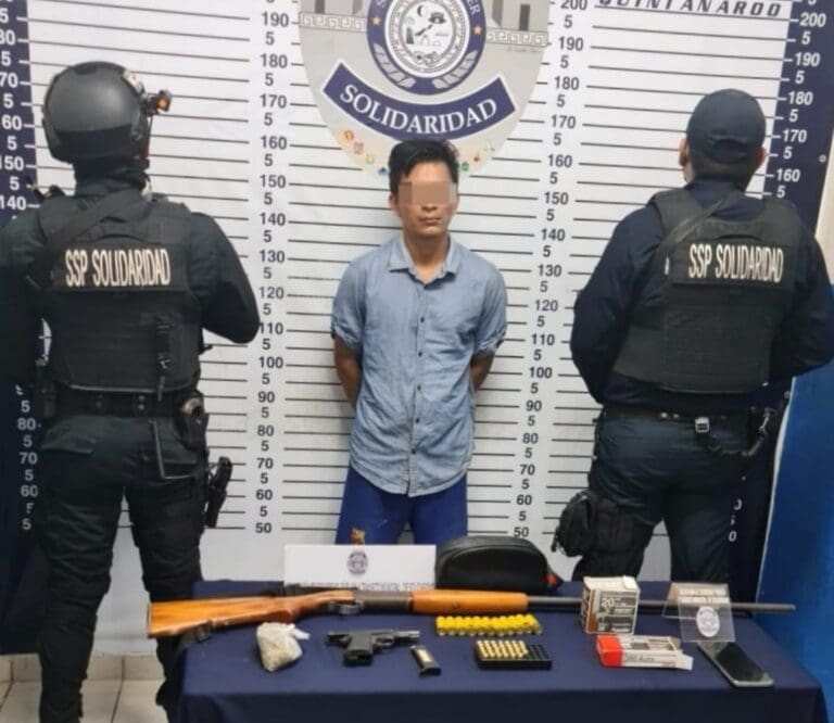 Detienen a hombre que portaba una escopeta y narcóticos en Solidaridad