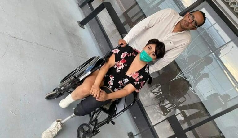 La mujer a la que el IMSS le amputó las dos piernas por un mal diagnóstico, denuncia que le quieren dar solo 88 mil pesos. ¿Qué tal?