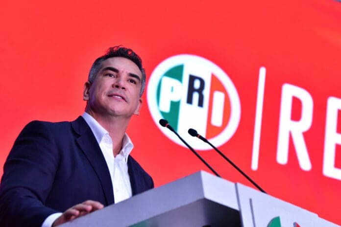 CUANDO EL BARCO SE HUNDE... Exgobernadores del PRI exigen renuncia de ‘Alito’ Moreno como dirigente nacional