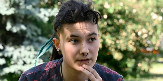 Mujeres trans ucranianas denuncian que las quieren obligar a luchar con los hombres