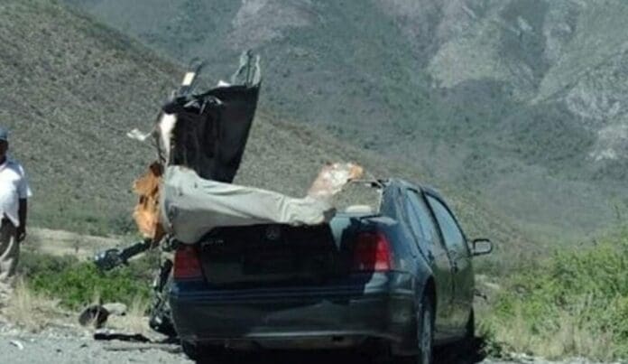 Un joven se la pasó tres días bebiendo; su padre lo regañó y le pidió que dejara de beber; se subió a su auto y murió en un accidente.