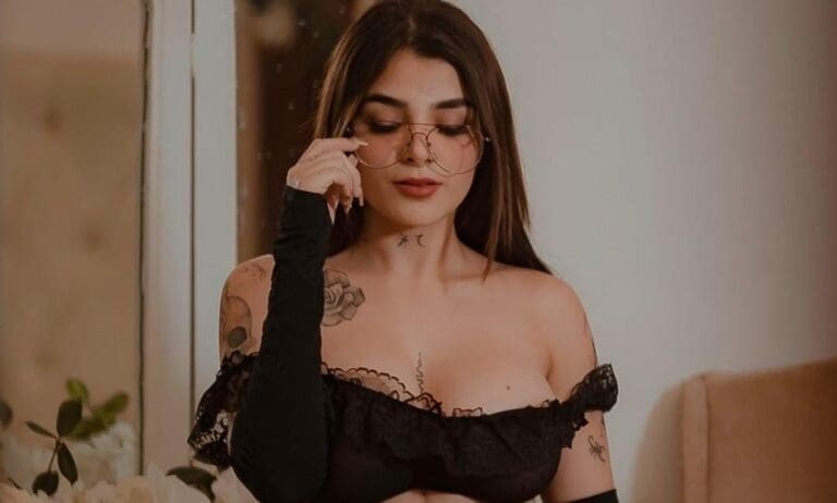 Cobrarán hasta 20 mil pesos en evento de Karely Ruiz, modelo de OnlyFans