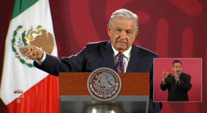 AMLO dijo que si Estados Unidos no indulta al fundador de WikiLeaks va a pedir que se retire la Estatua de la Libertad.
