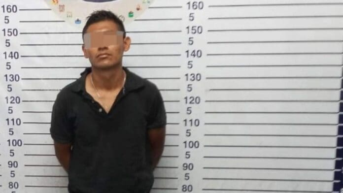 Un sujeto fue detenido en el fraccionamiento Villamar I de Playa del Carmen luego que fuera descubierto en posesión de narcóticos.