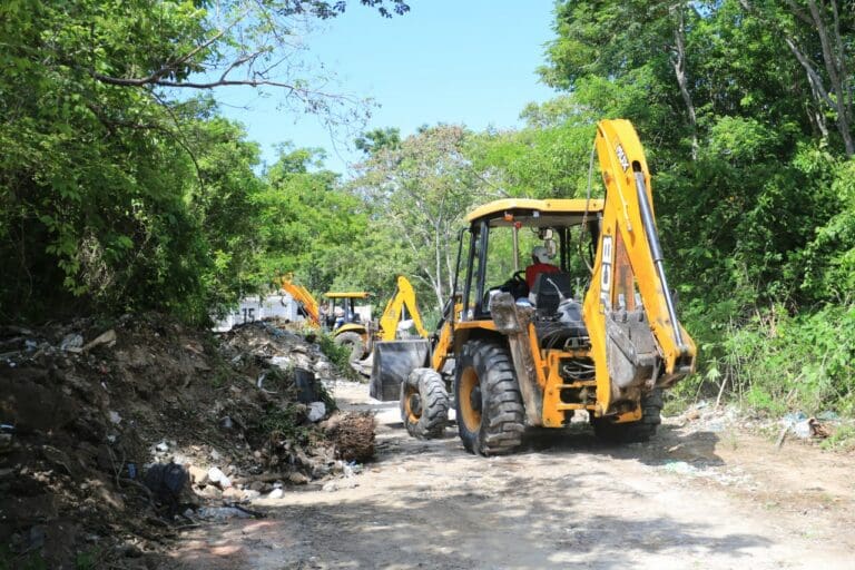 El Ayuntamiento de Solidaridad fortalece las acciones de saneamiento de tiraderos clandestinos